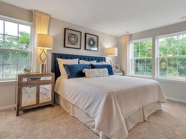 52 Elliot Ln, Mount Holly, NJ 08060