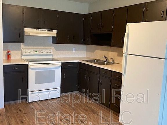 4th image of 806 Olive St #3