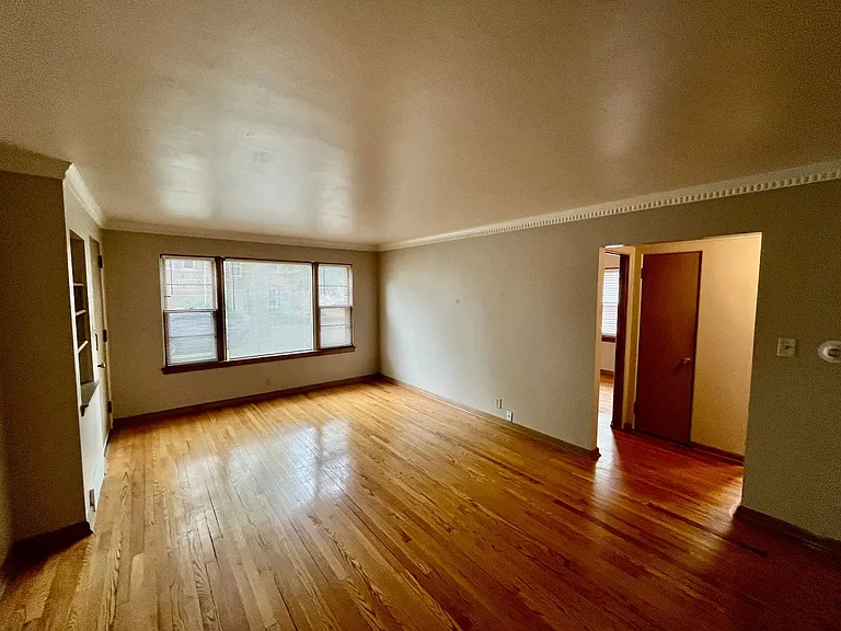 5169 N Hollywood Ave — Photo 6