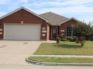 8105 Zephyr Ct, Arlington, TX 76002