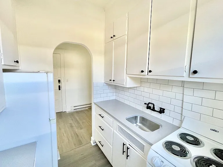 1411 W 9th Ave #A — Photo 1