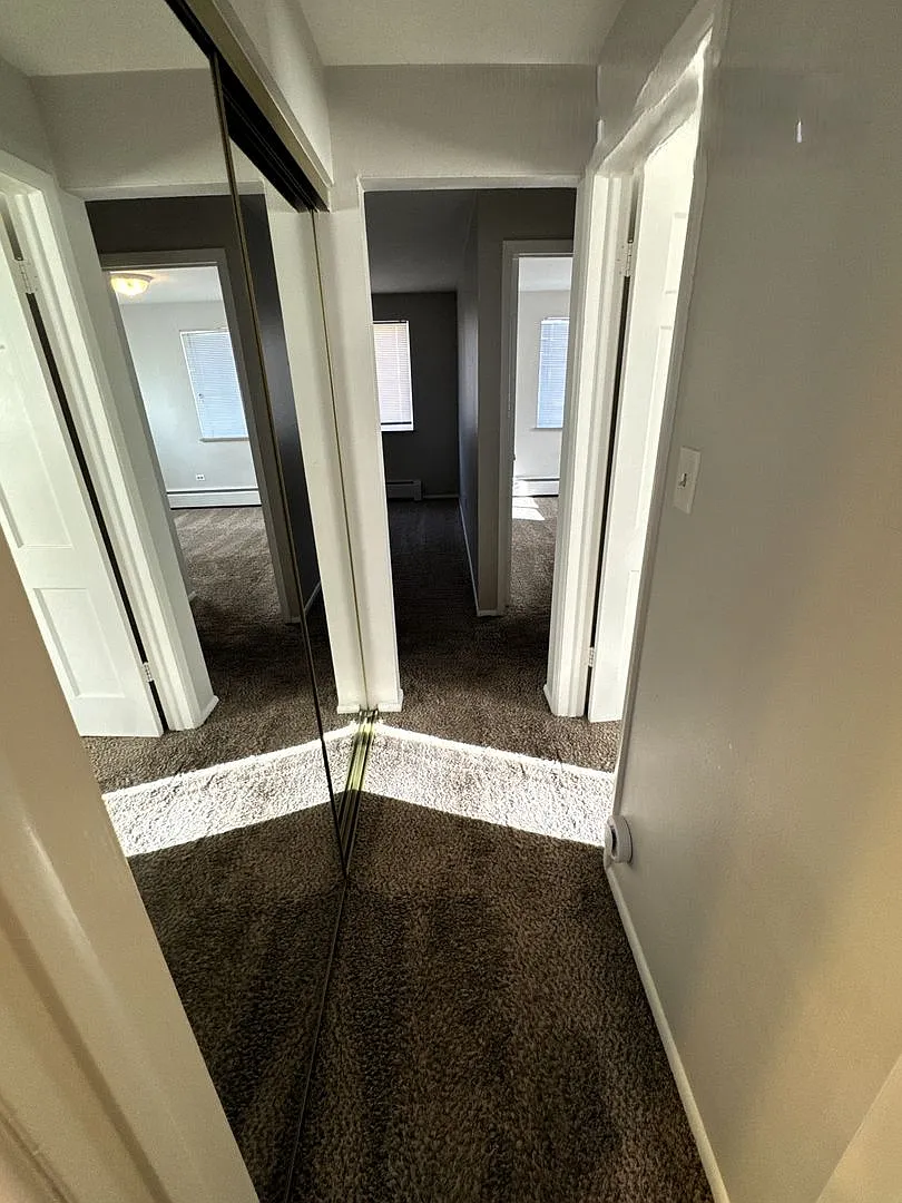 2BD Top-Floor Unit | Washer & Dryer Included | Shared Outdoor Space **Move-In Special** — Photo 1