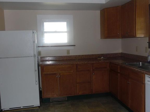 2nd image of 2457 Sycamore Ave