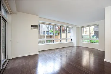 Rented by R New York