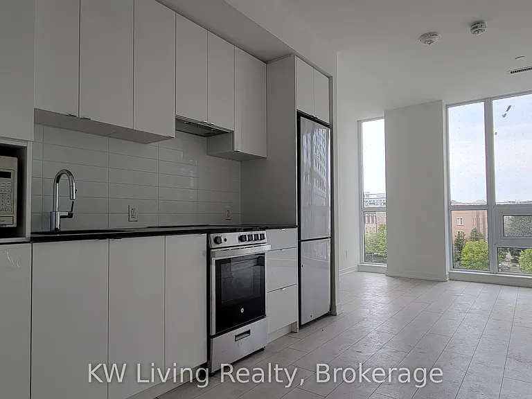 49 E Liberty St #405 — Photo 2