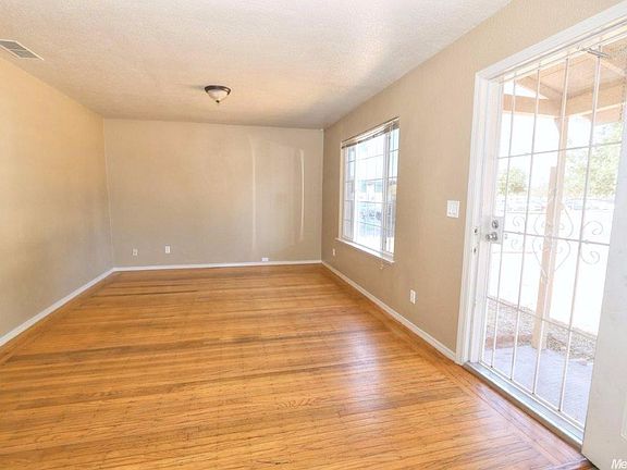 5th image of 524 Las Palmas Ave