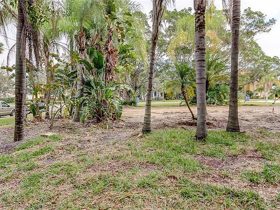 2nd image of 5838 Bayou Grande Blvd NE
