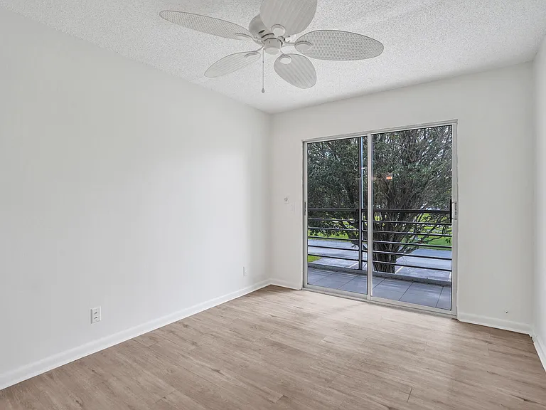 57 Dorset Dr #B — Photo 14