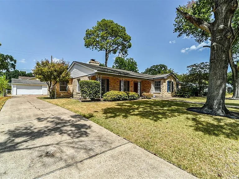 3423 Ozark St — Photo 3