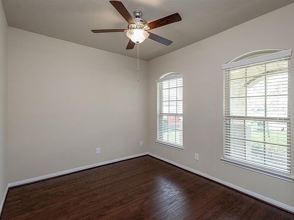 4th image of 21658 Chokecherry Ave