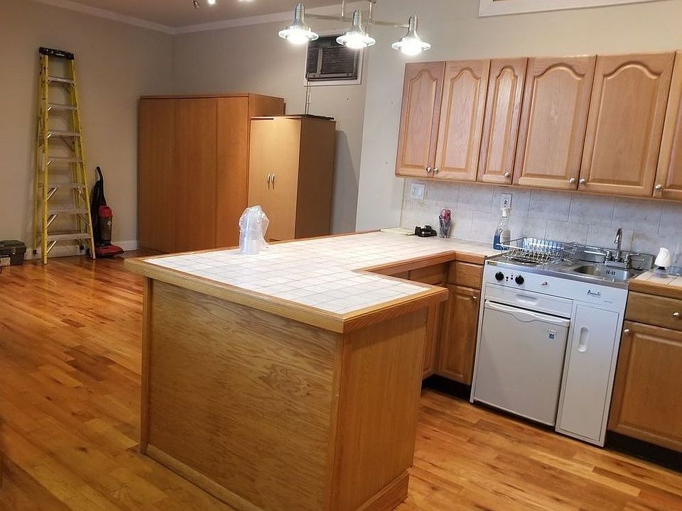 1st image of 424 Greenwood Ave #1