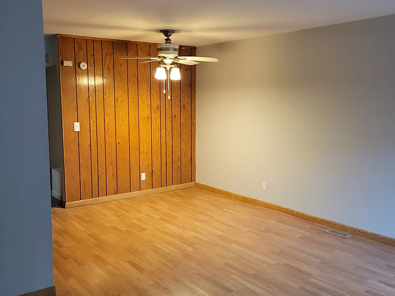 459 Skokie Ln — Photo 6