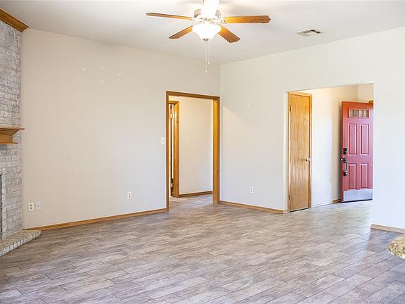 4th image of 504 Quail Run S