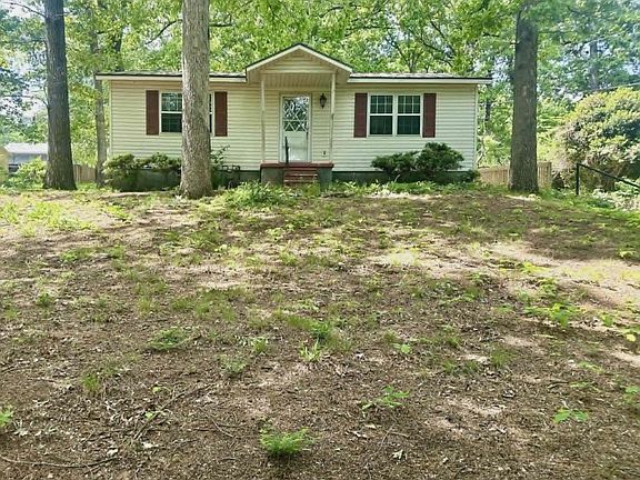5th image of 2121 Old Cloverdale Rd