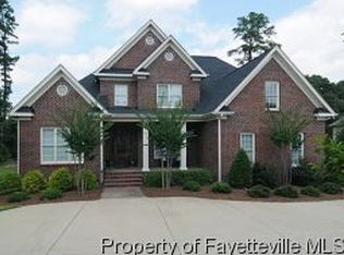 105 Kirkwood Rd, Fayetteville, NC 28303