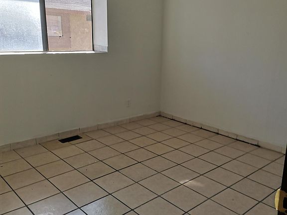 5th image of 1144 E 7th St