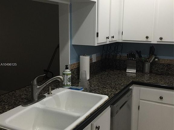 3rd image of 445 Lakeview Dr APT 5