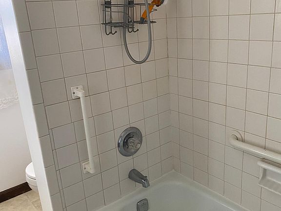 4th image of 3601 Cortland Dr