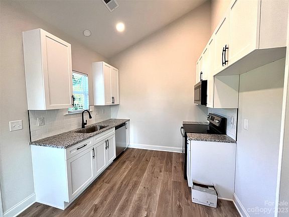 5th image of 908 W Virginia Ave