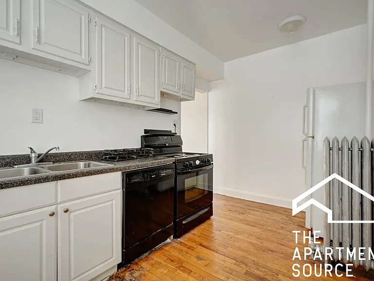 4409 N Kenneth Ave #2A — Photo 2