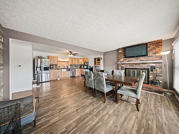 2nd image of 620 Sunset Ave