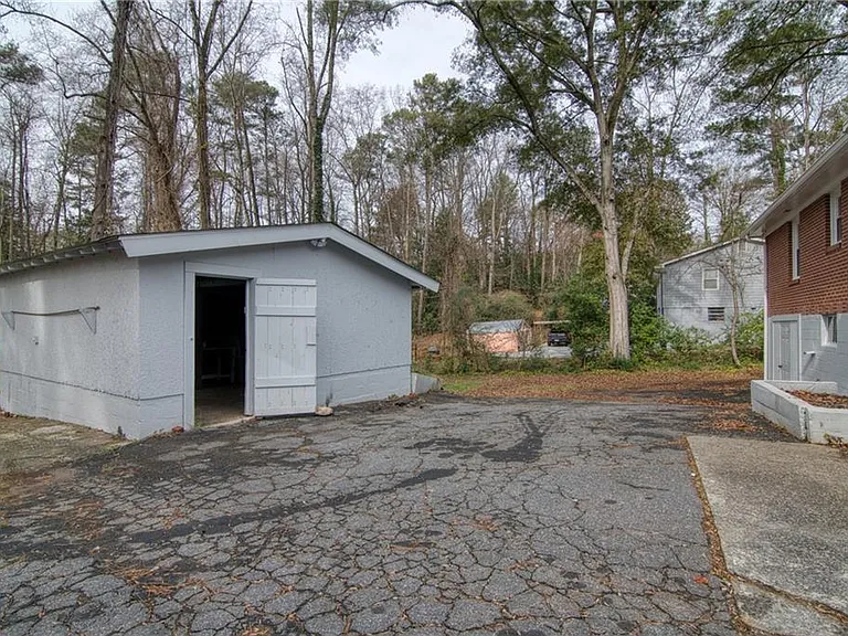 2232 Old Spring Rd SE — Photo 20