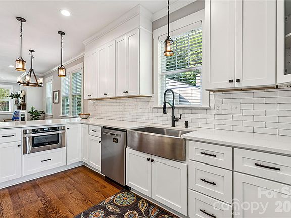 4th image of 111 N Turner Ave