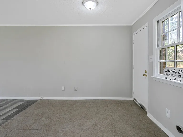 4202 S Dowfield Dr — Photo 6