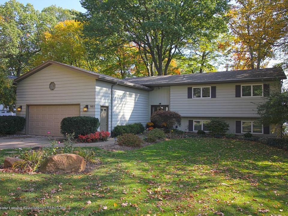 1st image of 805 W Geneva Dr