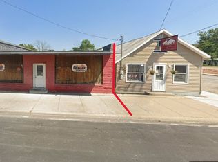 137 S Main St, Clay City, IL 62824