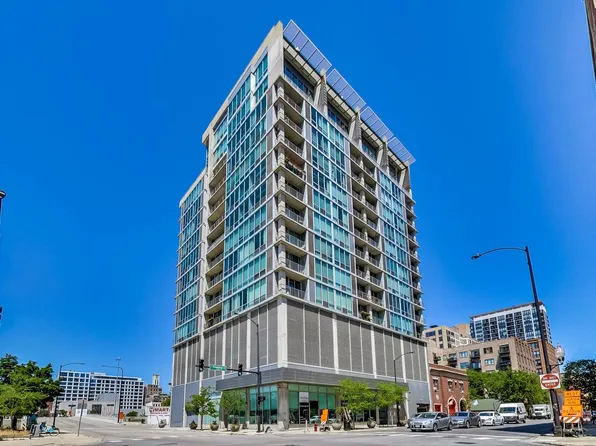 700 W Van Buren St APT 1207, Chicago, IL 60607