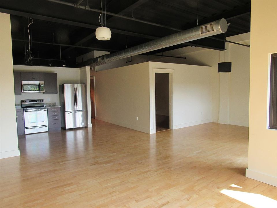 1st image of 350 E Short St Unit 316