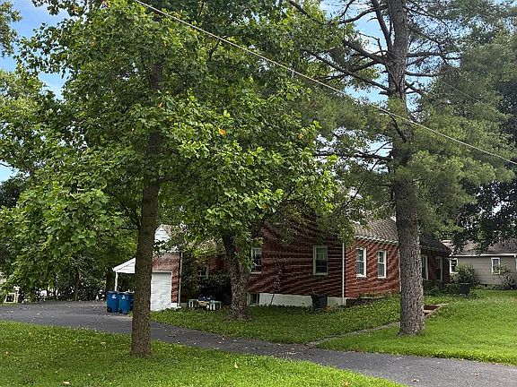 2nd image of 809 Bublin Ln
