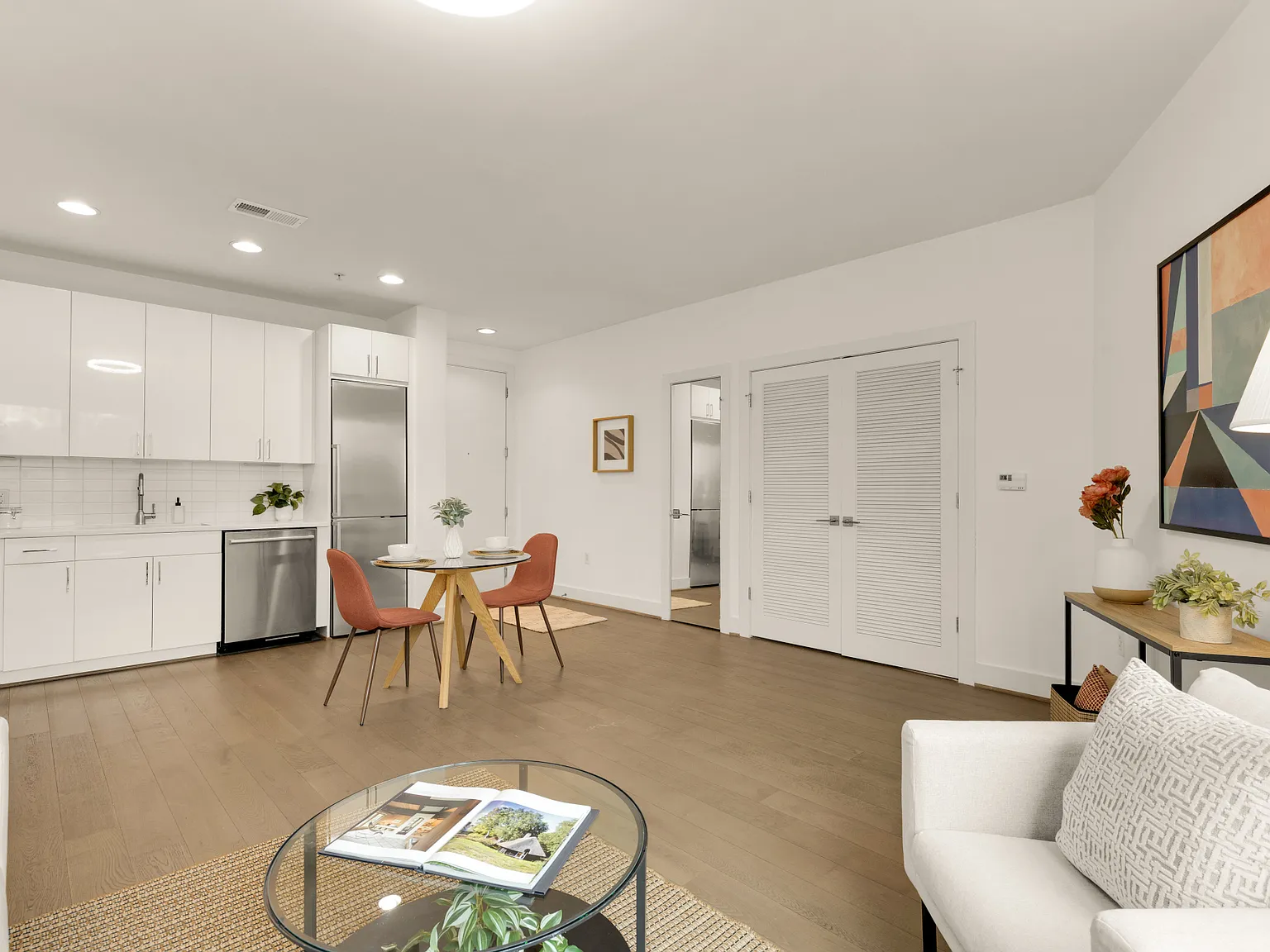 1 bed, 590 sqft, $2,200 — Photo 3