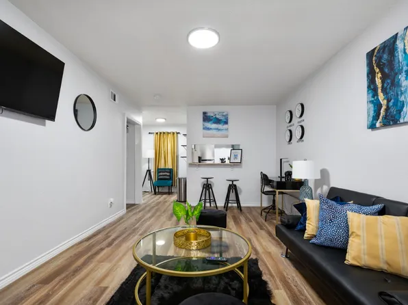 2402 Berry Street - 7