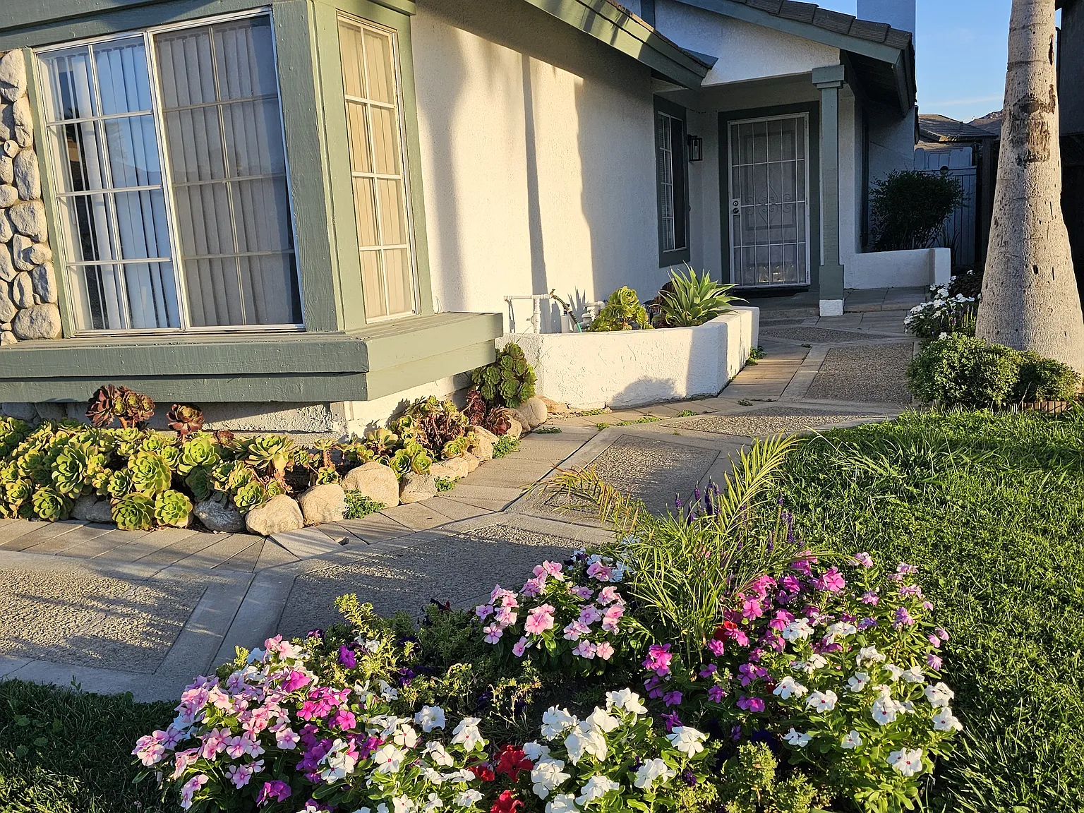 3 bed, 1208 sqft, $3,100 — Photo 4