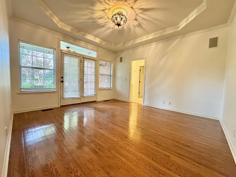 4008 Linden Ct — Photo 12