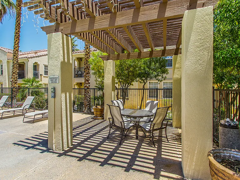 Silverhawk Apartments — Photo 5
