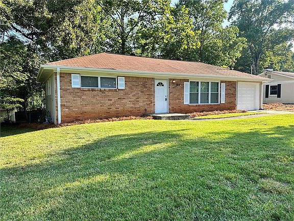 3rd image of 263 Norton Cir SE