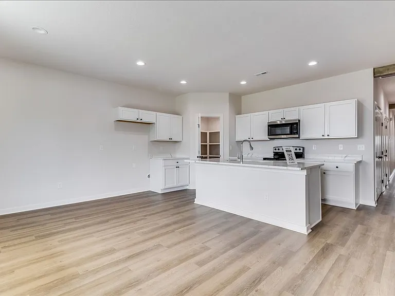 5069 N Vassar St — Photo 4