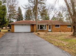 67 N Cypress Dr, Bristol, IL 60512