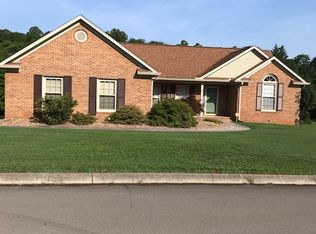 3905 Stonebridge Dr, Powell, TN 37849