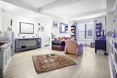 Rented by R New York