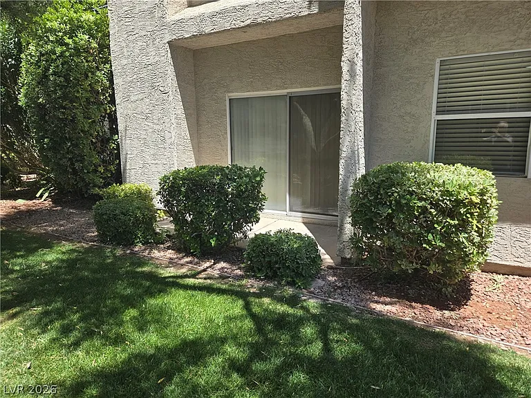 6250 W Flamingo Rd #131 — Photo 2