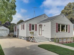 194 Walnut St, Delavan, WI 53115