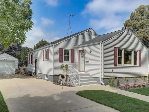 194 Walnut STREET, Delavan, WI 53115