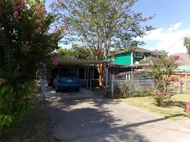 1st image of 1003 Avenue E