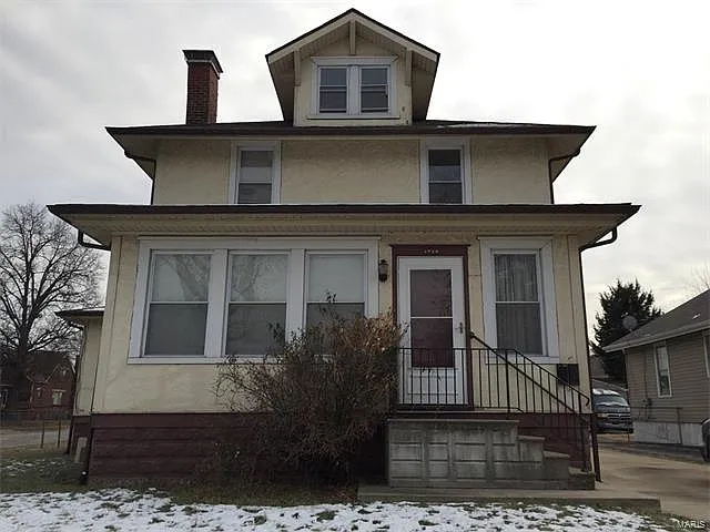 1736 5th St photo 1
