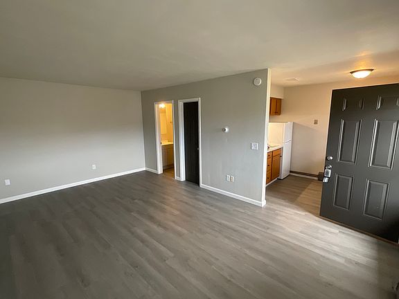 2nd image of 610 Corona Ave #A
