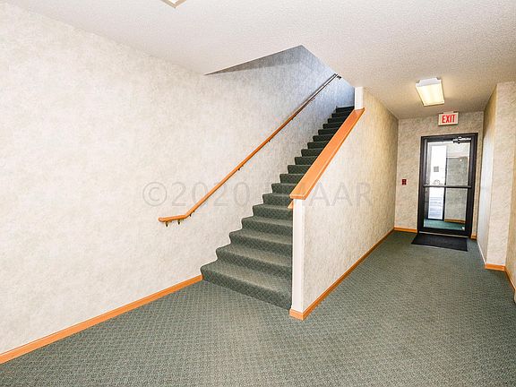 5th image of 1423 10th Ave E Unit 202